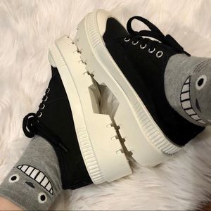 🍂 Pull&Bear B&W Platform Sneakers